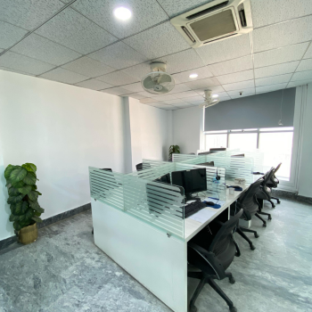 daily hot desk coworking space at Zama Daftar